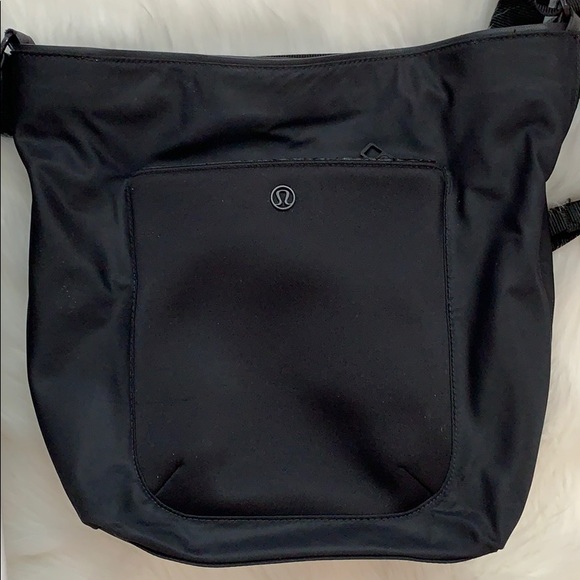 lululemon black crossbody bag